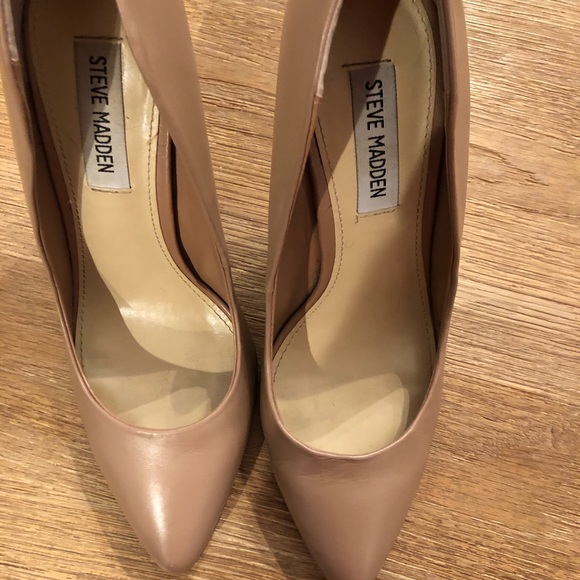 Steven Madden Galleryy Blush Dress Pump - Picture 6 of 9